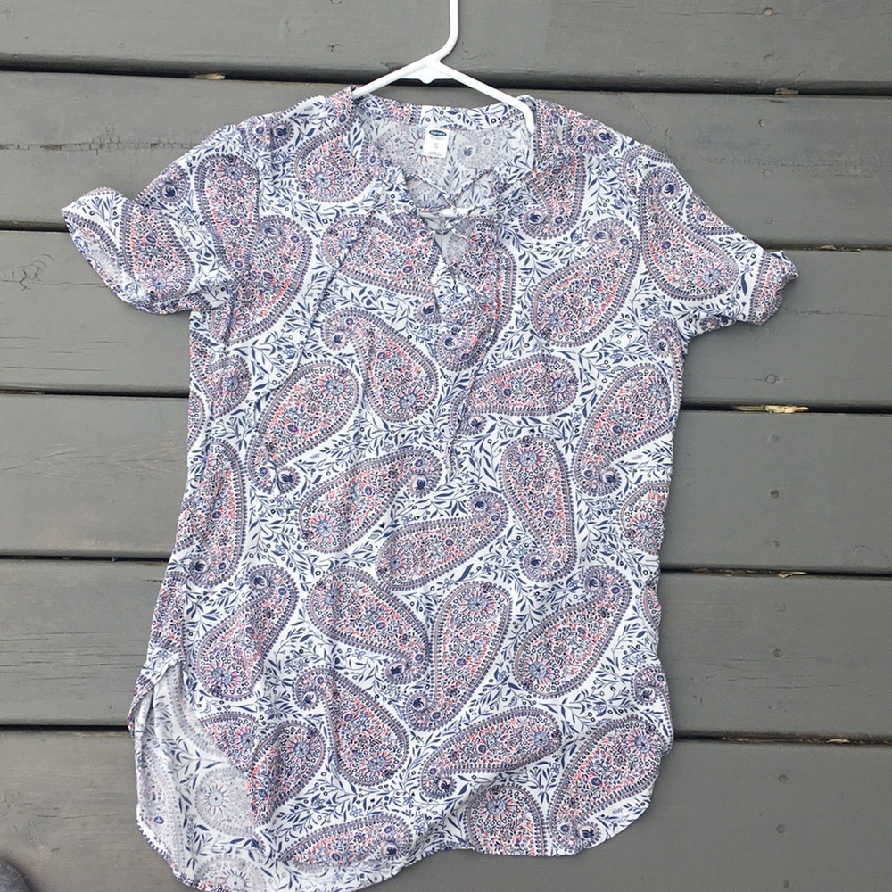 Old Navy Tee shirt